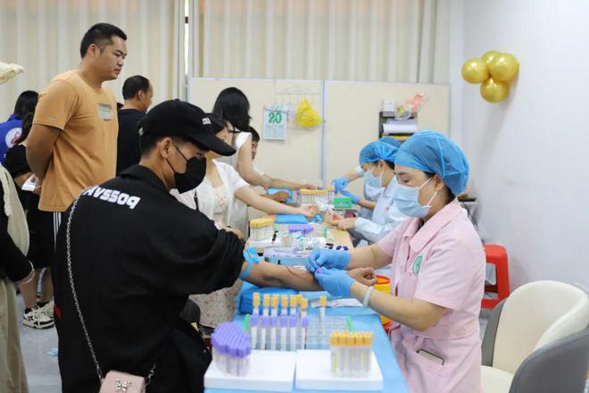 269对新人浪漫领证！“520”甜度爆表儋州(图3)