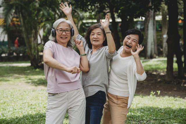 25上海银发消费与生活趋势》发布无龄正当时 乐享新美好 《20(图25)